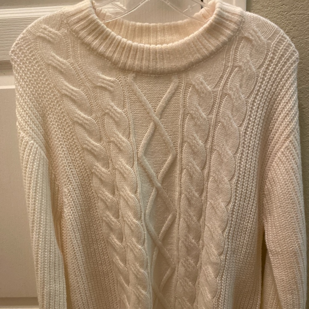 -SOLD- H&M Cream Cable Knit Sweater-S